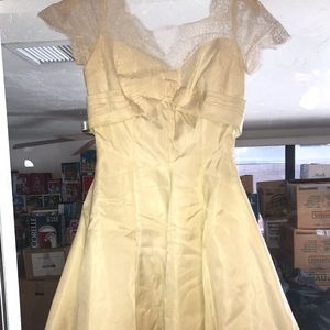 Creme Vintage Wedding Dress (short)